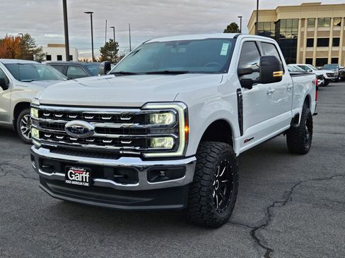 Used 2025 Ford F350 Lariat image 11