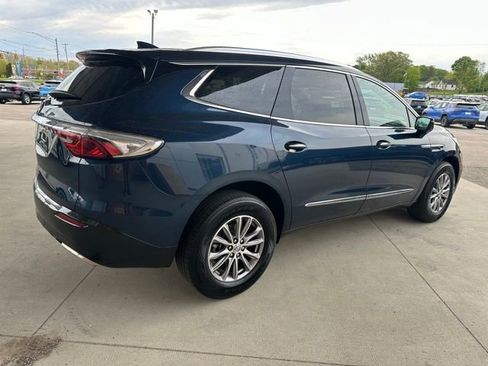 Used 2023 Buick Enclave Essence AWD/4WD image 7