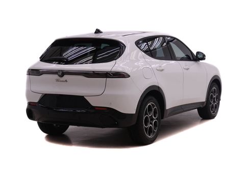 New 2026 Alfa Romeo Tonale w/ Active Assist Package AWD/4WD image 4