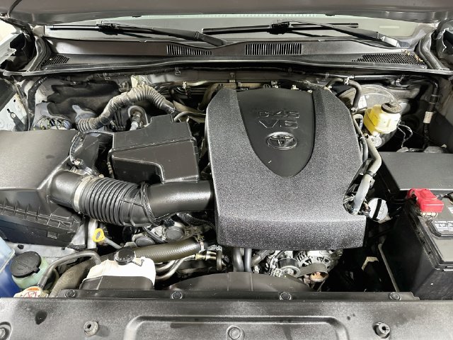 Used 2021 Toyota Tacoma TRD Sport w/ Technology Package AWD/4WD image 32