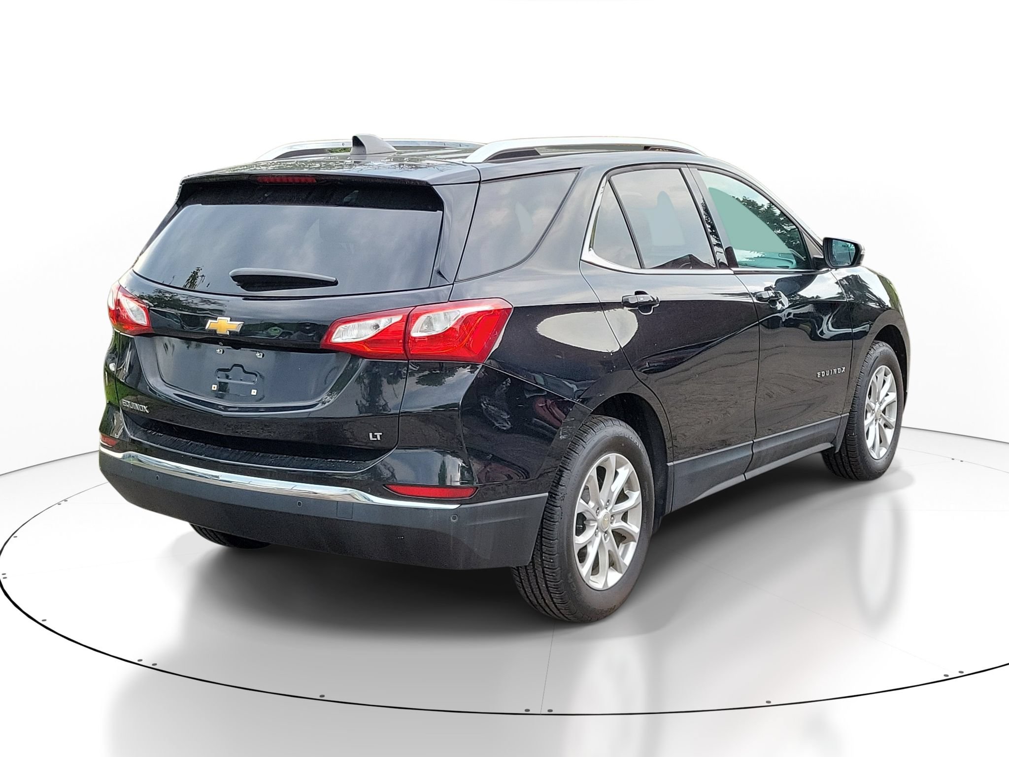 Used 2019 Chevrolet Equinox LT w/ Sun & Navigation Package FWD image 4