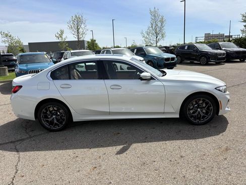 Used 2025 BMW 330i xDrive Sedan AWD/4WD image 4
