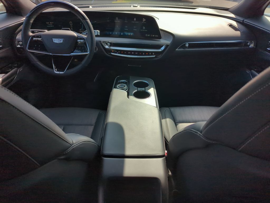 Used 2024 Cadillac Lyriq Sport RWD image 14