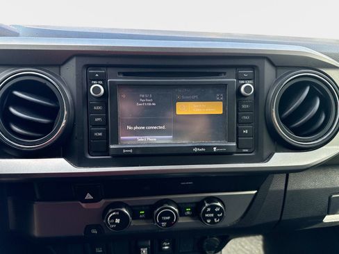 Used 2019 Toyota Tacoma SR5 RWD image 16