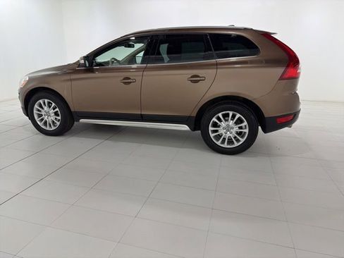 Used 2010 Volvo XC60 T6 AWD/4WD image 3