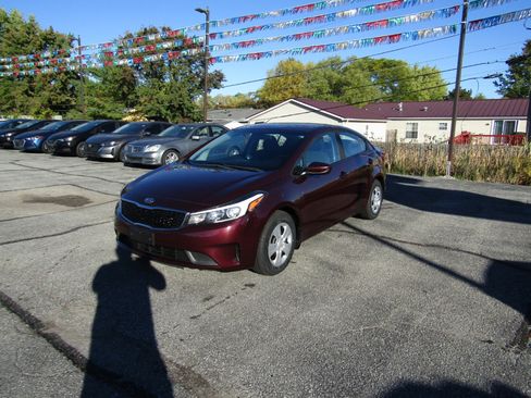 Used 2018 Kia Forte LX image 3