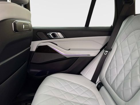 Used 2024 BMW X5 xDrive40i w/ Premium Package image 17