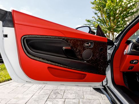 Used 2019 Aston Martin DB11 Volante image 51