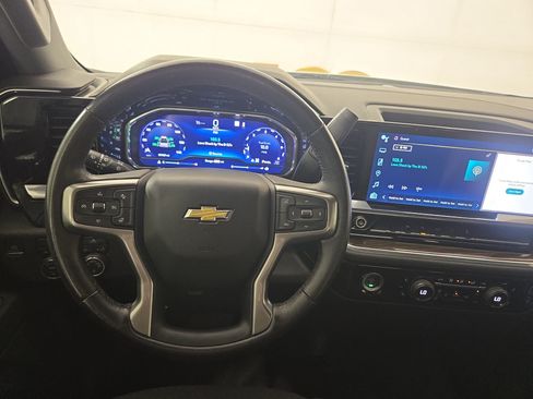 Used 2022 Chevrolet Silverado 1500 LT AWD/4WD image 14