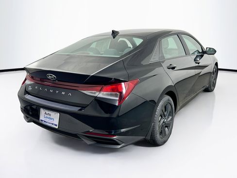 Used 2023 Hyundai Elantra SEL image 5