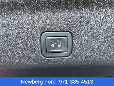 Used 2025 GMC Yukon XL AT4 Ultimate w/ LPO, AT4 Appearance Package AWD/4WD image 41