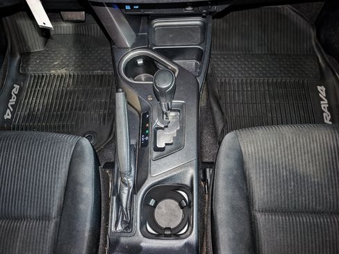 Used 2017 Toyota RAV4 LE w/ All Weather Liner Package AWD/4WD image 36