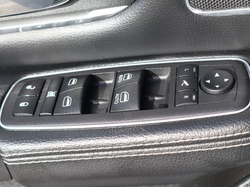 Used 2023 RAM 1500 Laramie AWD/4WD image 19