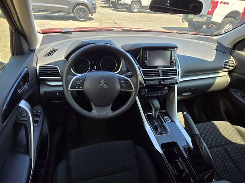 Used 2018 Mitsubishi Eclipse Cross ES image 8