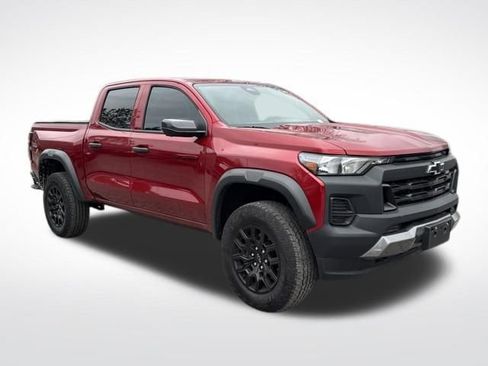 Used 2025 Chevrolet Colorado Trail Boss image 9