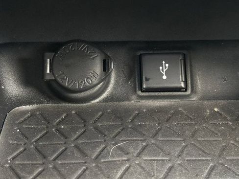 Used 2022 Toyota RAV4 XSE AWD/4WD image 23