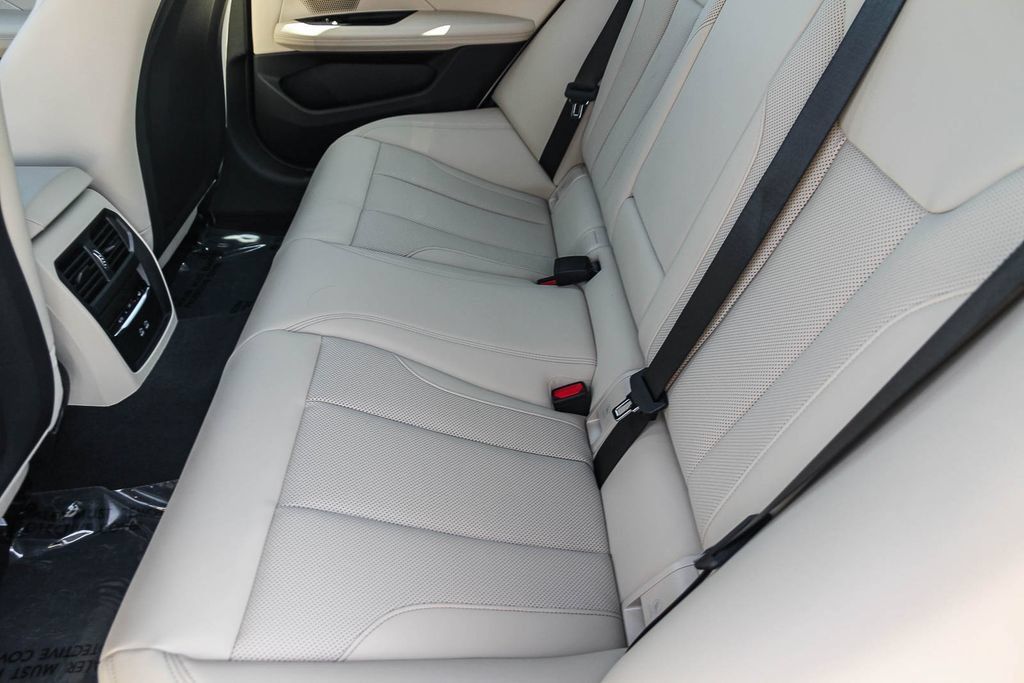 Used 2025 BMW i4 eDrive40 w/ Parking Assistance Package RWD image 19