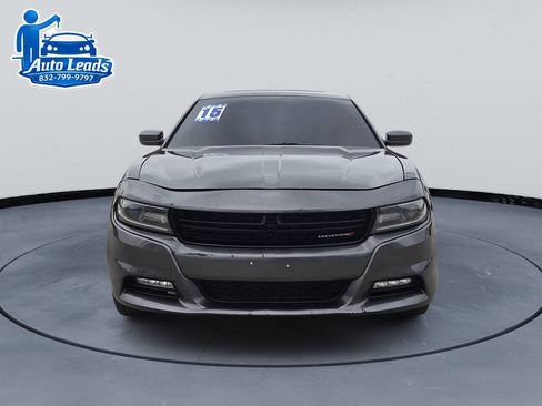 Used 2015 Dodge Charger SXT RWD image 4
