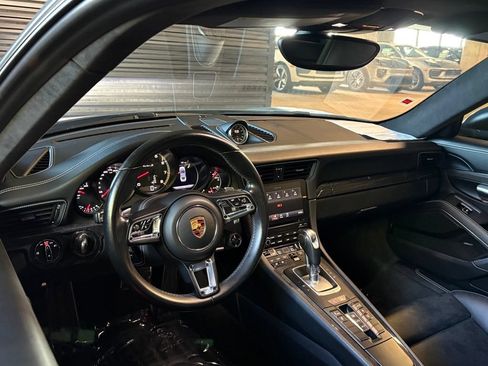 Used 2017 Porsche 911 Turbo AWD/4WD image 21