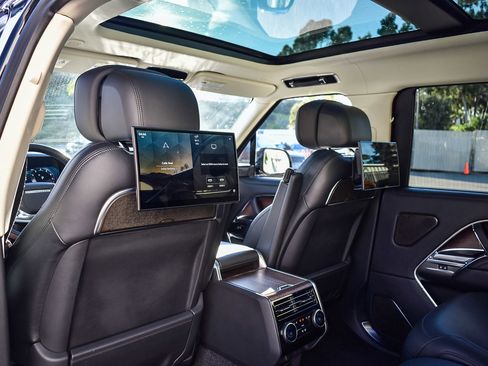 Certified 2024 Land Rover Range Rover Long Wheelbase Autobiography image 21