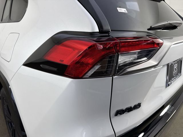 Used 2025 Toyota RAV4 XSE w/ Advanced Technology Package AWD/4WD image 31