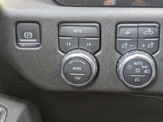 Used 2025 GMC Sierra 1500 SLT AWD/4WD image 28