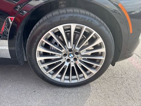 Certified 2025 BMW X7 xDrive40i w/ Premium Package image 3