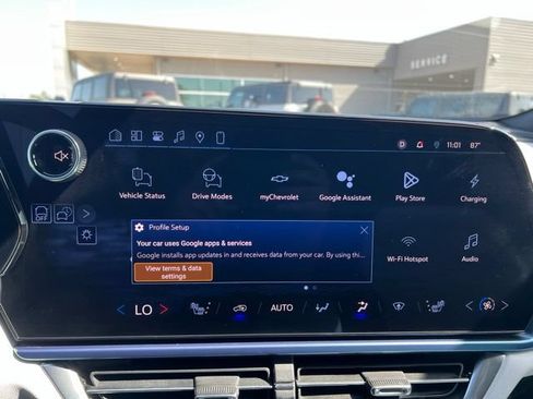 Used 2025 Chevrolet Equinox EV LT FWD image 28