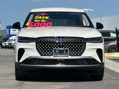 New 2026 Lincoln Nautilus Premier AWD/4WD image 8