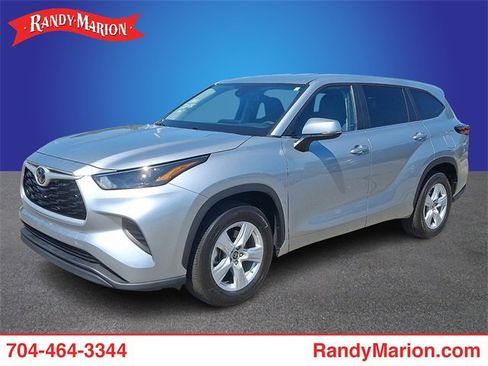 Used 2023 Toyota Highlander L image 1