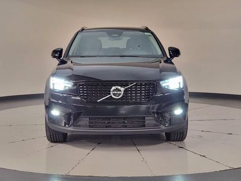 Certified 2026 Volvo XC40 B5 Plus AWD/4WD image 9