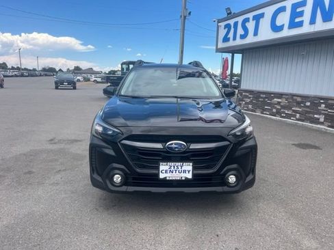 Used 2024 Subaru Outback Premium AWD/4WD image 3