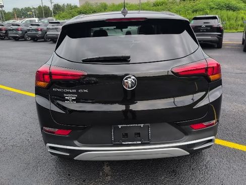 Used 2022 Buick Encore GX Preferred w/ Cold Weather Comfort Package FWD image 4