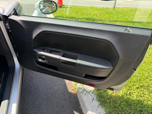 Used 2010 Dodge Challenger R/T RWD image 14