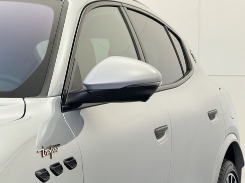 Used 2024 Maserati Grecale Trofeo image 45