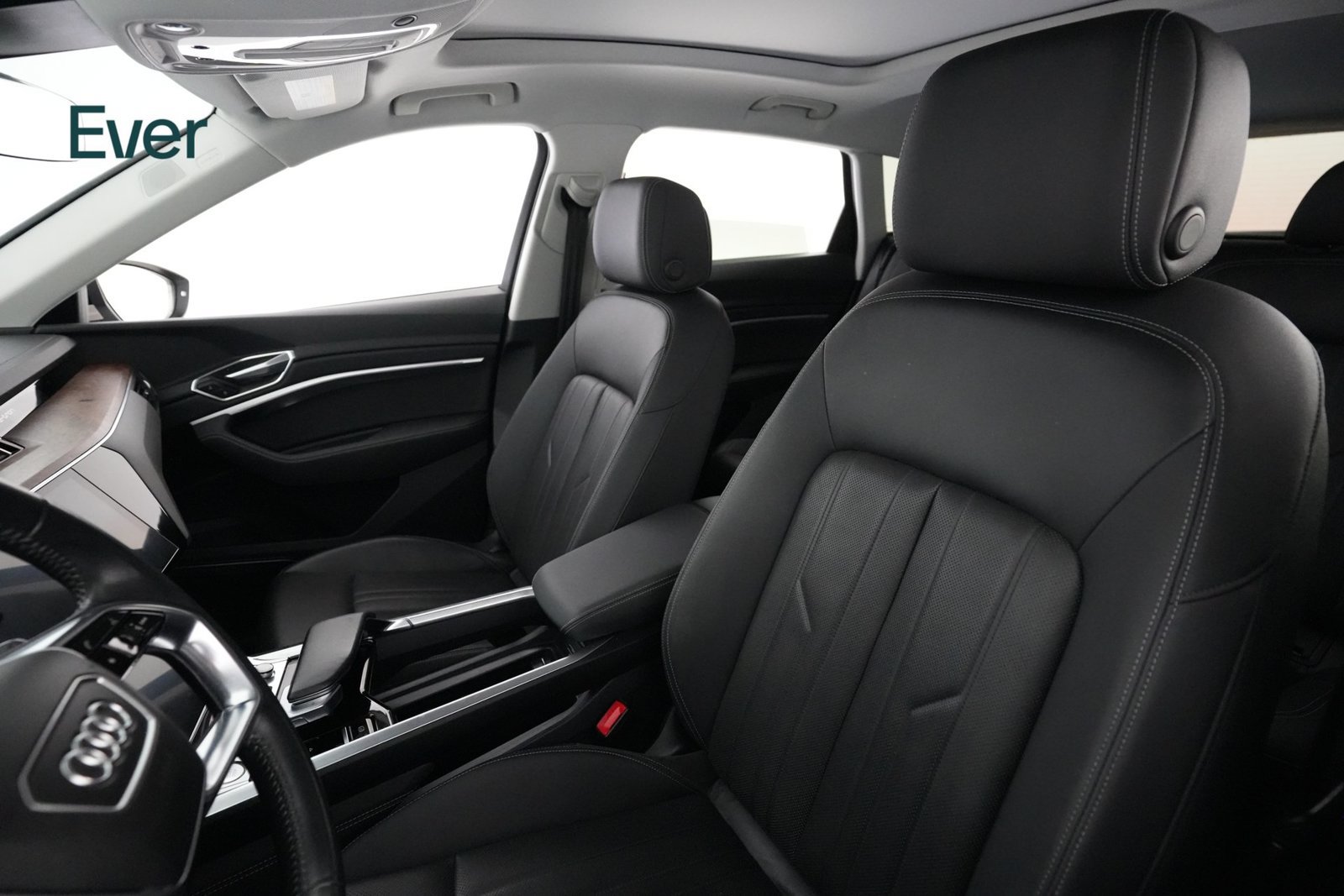 Used 2019 Audi e-tron Premium Plus AWD/4WD image 4