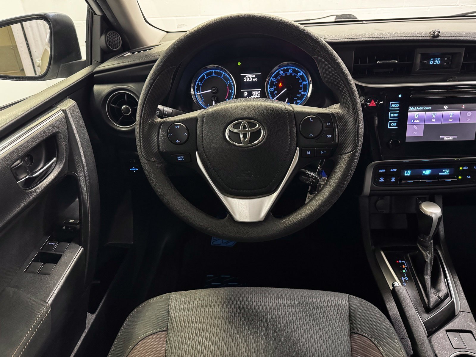 Used 2019 Toyota Corolla LE FWD image 13