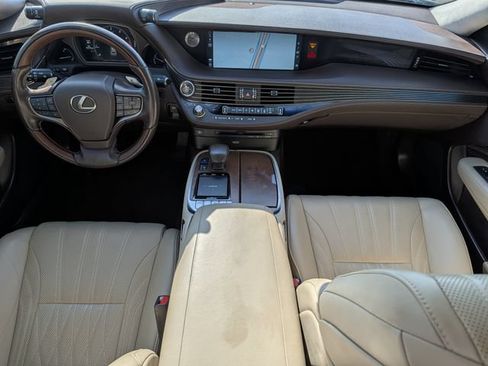Used 2020 Lexus LS 500 w/ Interior Upgrade Package RWD image 11