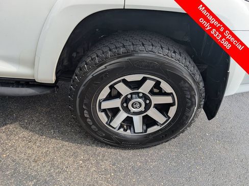 Used 2021 Toyota 4Runner TRD Off-Road Premium AWD/4WD image 23