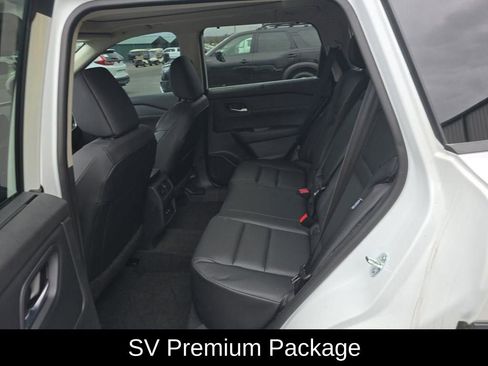 Used 2024 Nissan Rogue SV w/ SV Premium Package image 7