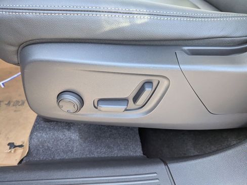 New 2026 Volvo XC40 B5 Plus w/ Protection Package Premier image 9