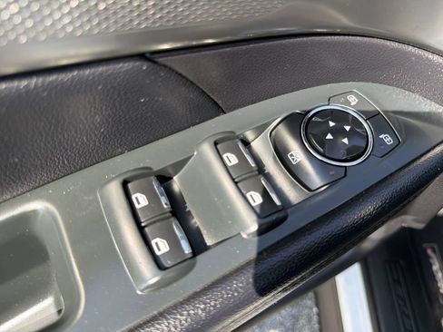 Used 2019 Ford Explorer XLT w/ Equipment Group 201A FWD image 23