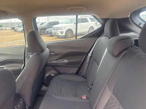 Used 2023 Nissan Kicks SV FWD image 37