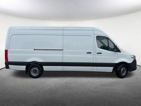 Used 2024 Mercedes-Benz Sprinter 2500 image 15