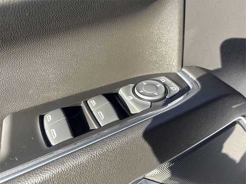 Used 2022 Chevrolet Silverado 1500 LT image 24