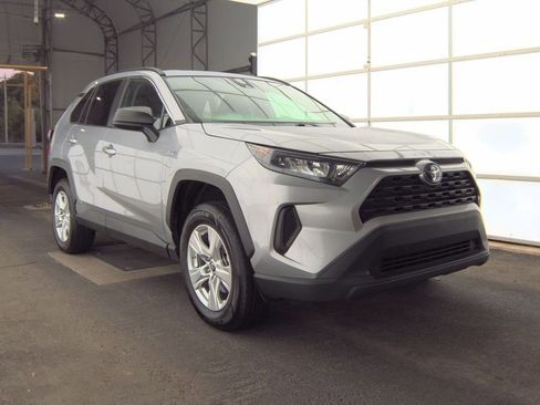 Used 2021 Toyota RAV4 LE AWD/4WD image 1