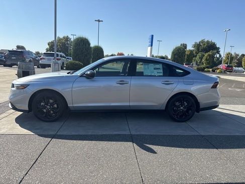 New 2025 Honda Accord SE image 11