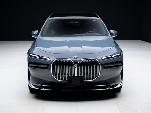 Used 2023 BMW i7 xDrive60 image 6