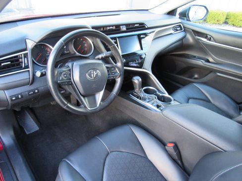 Used 2018 Toyota Camry XSE image 20