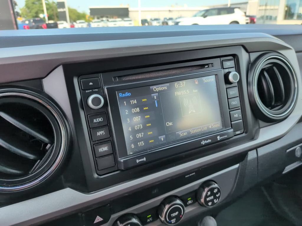Used 2019 Toyota Tacoma SR5 AWD/4WD image 23
